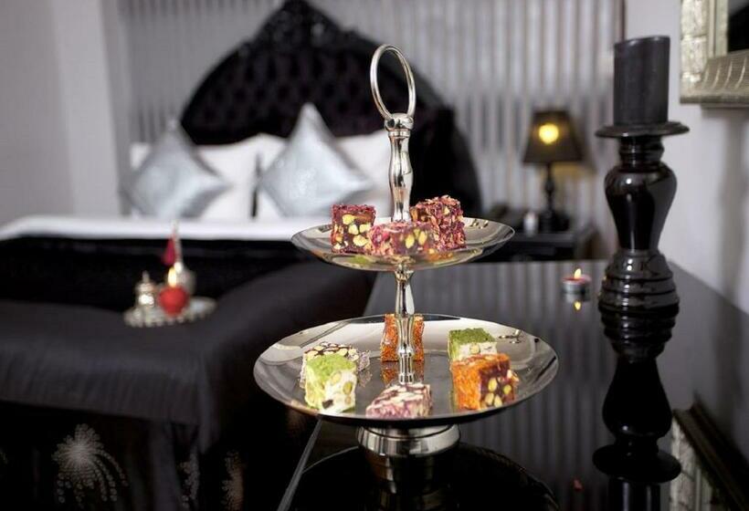 اتاق خانوادگی, Ipek Palas