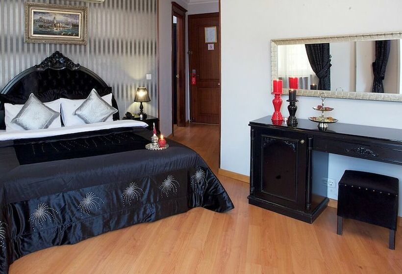 اتاق خانوادگی, Ipek Palas