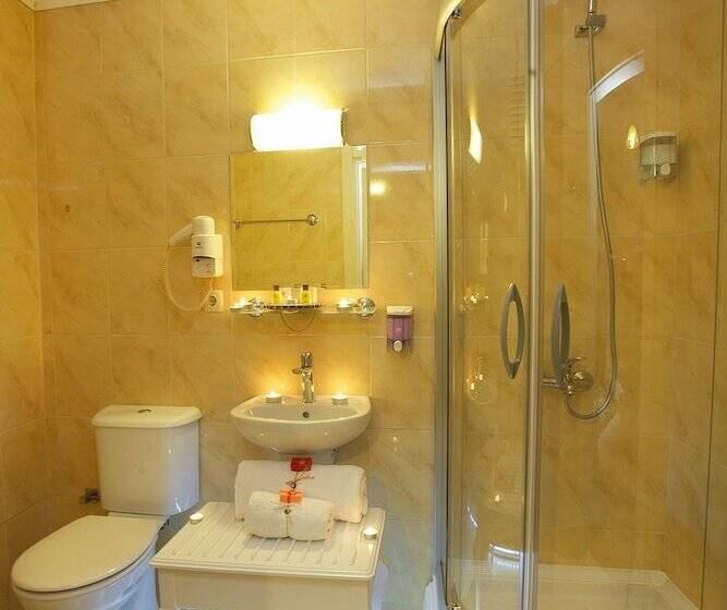 اتاق خانوادگی, Ipek Palas