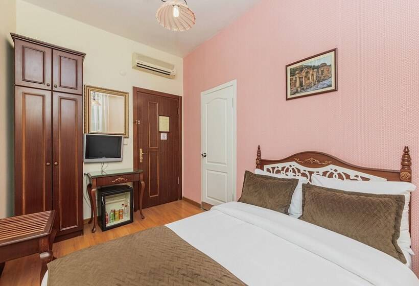 اتاق اکونومی, Ipek Palas