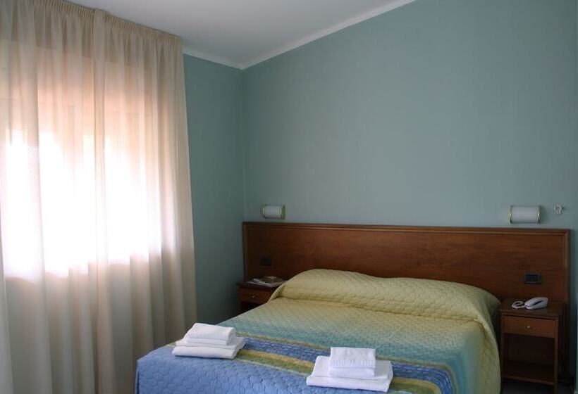 غرفة قياسية, Pausania Inn