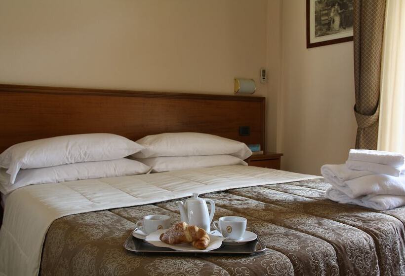 غرفة قياسية, Pausania Inn