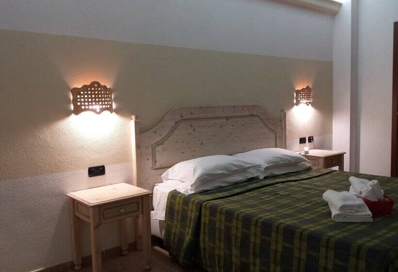 غرفة سوبيريور, Pausania Inn