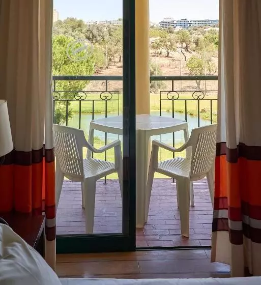 اتاق لوکس با چشم‌انداز استخر, The Navigator - Palm Oasis Alvor - All Inclusive