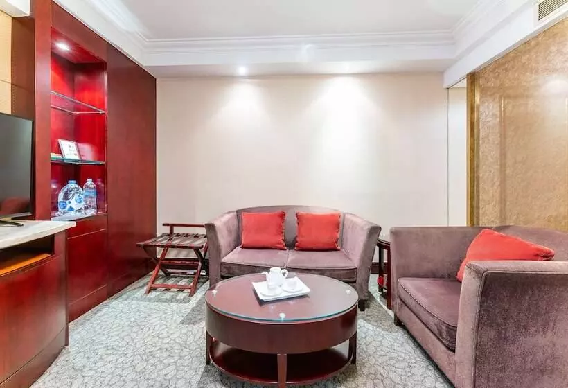 Executive-sviitti, Yunzen Century