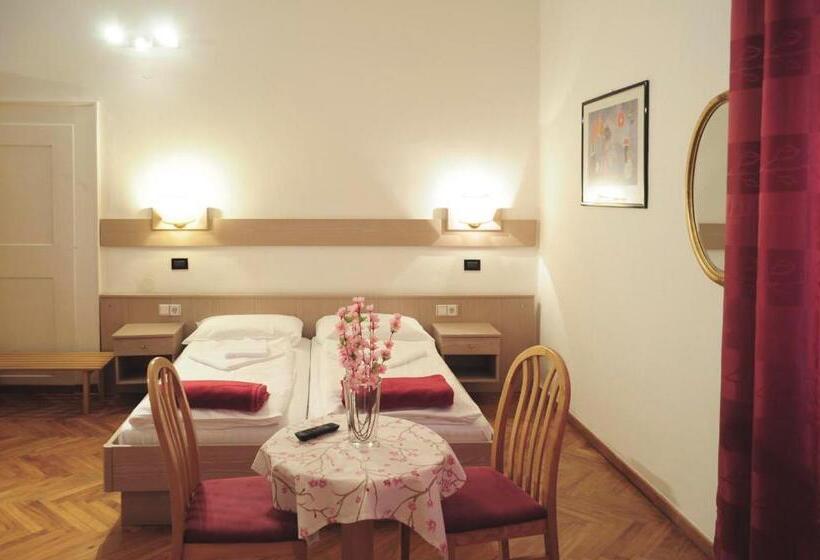 Четырехместный Номер Стандарт, Albergo Casagrande