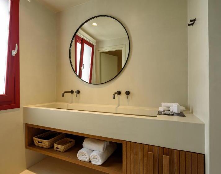 جناح ديلوكس مع إطلالات, Potnia Theron Suites