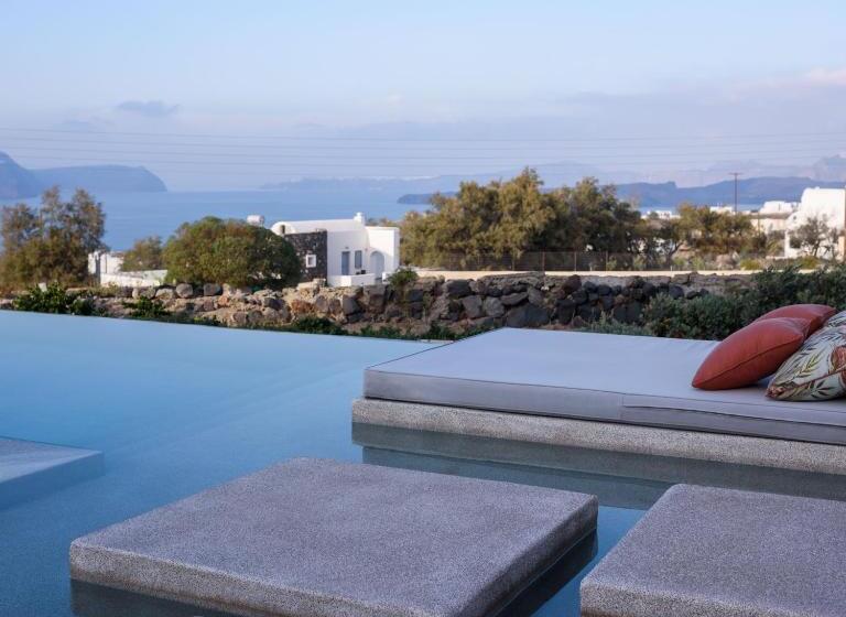 جناح بريميوم مطل علي البحر, Potnia Theron Suites