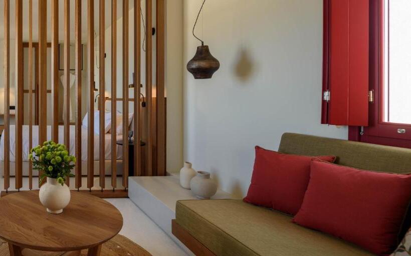 جناح مطلّ علي البحر مزود بجاكوزى, Potnia Theron Suites