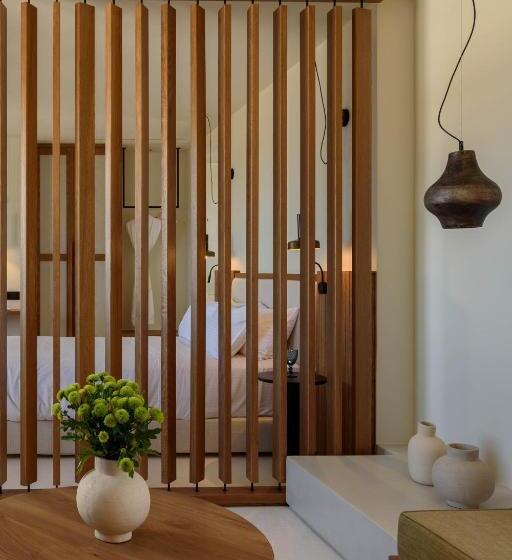 جناح مطلّ علي البحر مزود بجاكوزى, Potnia Theron Suites