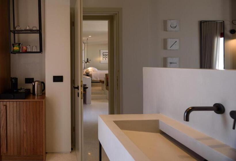 جناح سوبيريور مطل علي البحر, Potnia Theron Suites