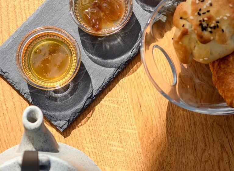 جناح سوبيريور مطل علي البحر, Potnia Theron Suites