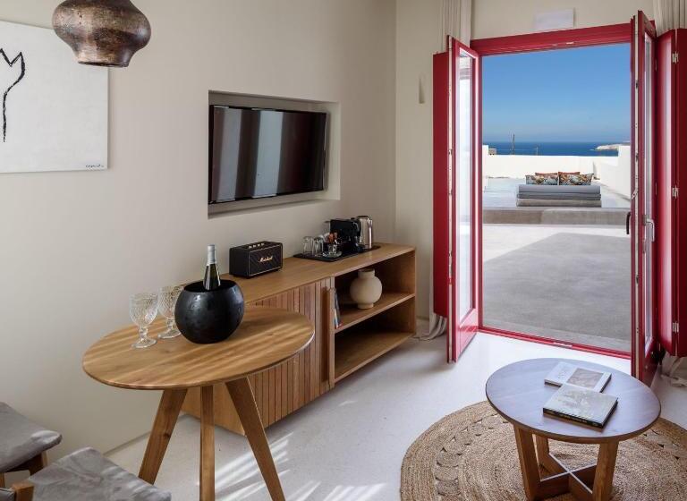 Comfort suite with sea view, Potnia Theron Suites