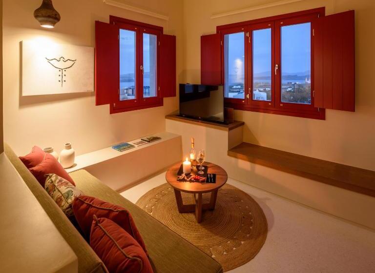 جناح بريميوم مطل علي البحر, Potnia Theron Suites