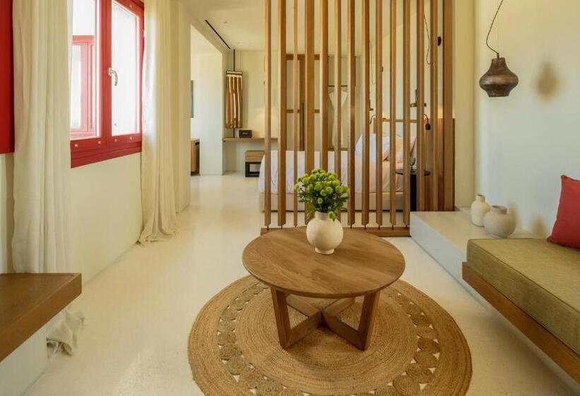 جناح مطلّ علي البحر مزود بجاكوزى, Potnia Theron Suites