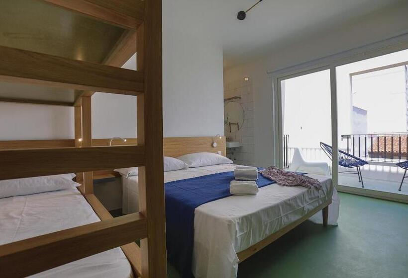 Четырехместный Номер Стандарт с Балконом, Senia_rooms_design