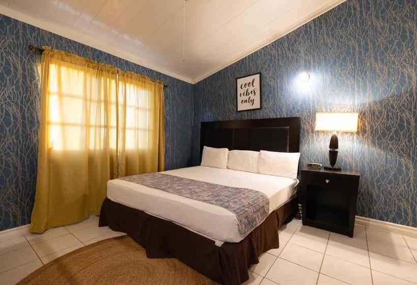 Deluxe Suite King Bed, South Coast Horizon