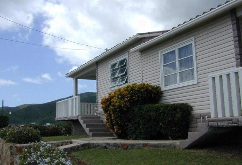 Deluxe Suite King Bed, South Coast Horizon