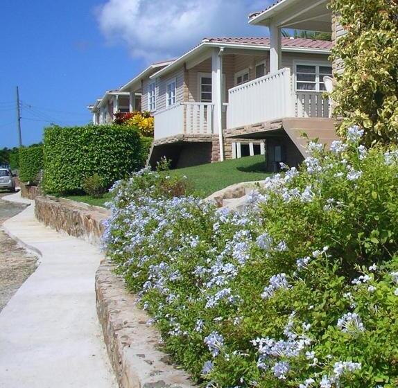 Deluxe Suite King Bed, South Coast Horizon