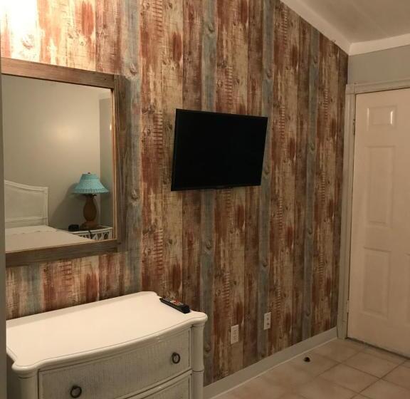 استودیو استاندارد با چشمانداز باغ, South Coast Horizon