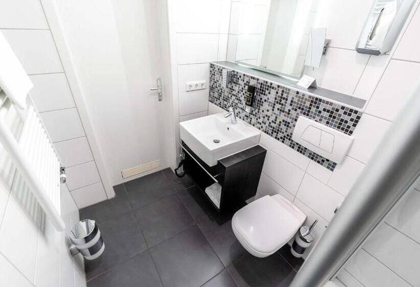 غرفة قياسية فردية, Altstadt