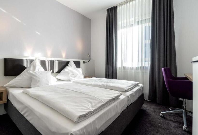 غرفة قياسية, Altstadt