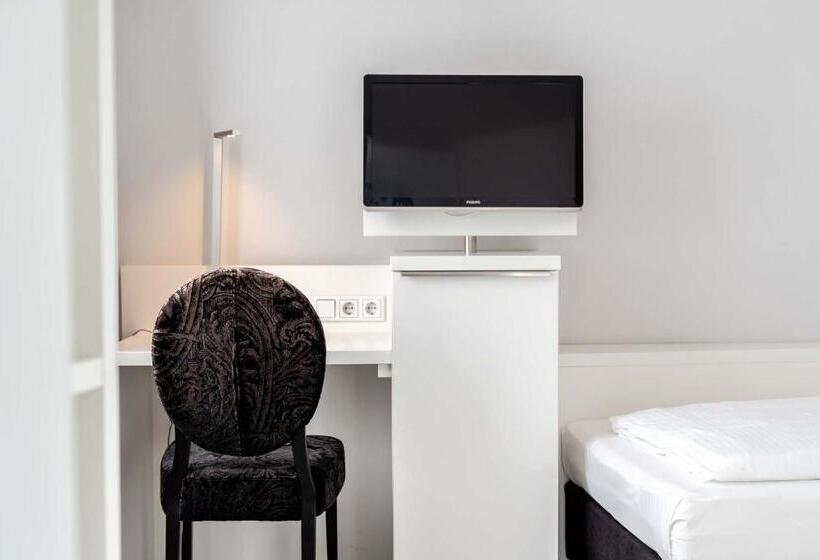 غرفة قياسية, Altstadt