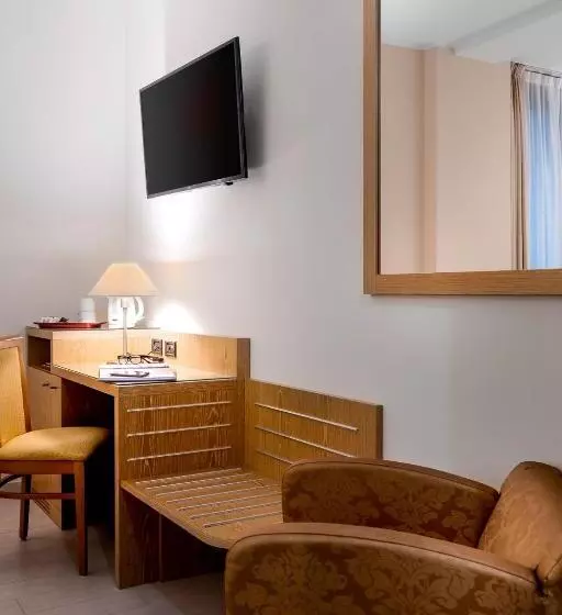 اتاق سوپریور با تخت بزرگ, Best Western Cavalieri Della Corona
