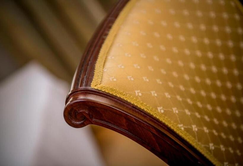 جناح عائلي, Best Western Cavalieri Della Corona