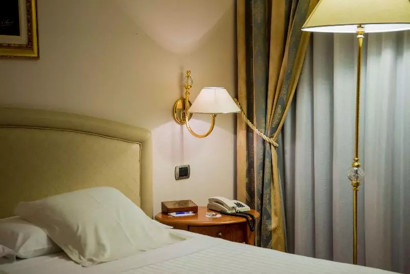 اتاق استاندارد سه نفره, Best Western Hotel Globus City