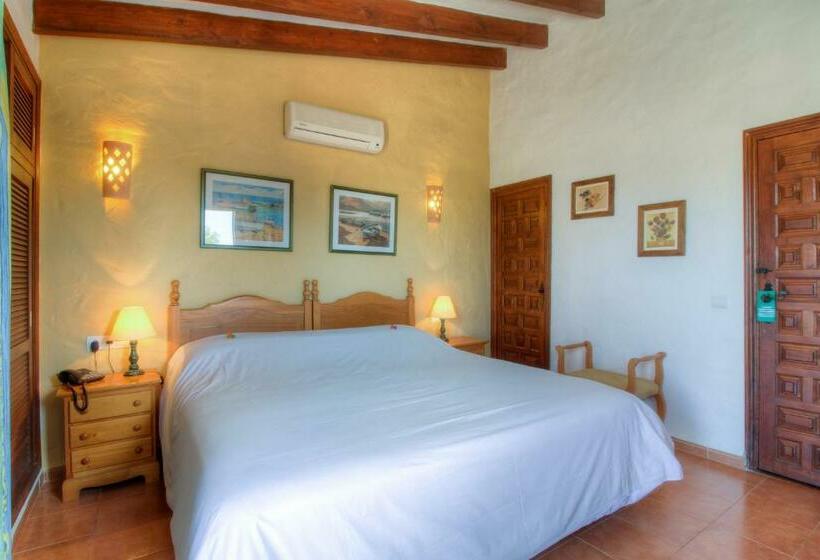 Quarto Estandar Vista Montanha, Club Sunway Punta Prima