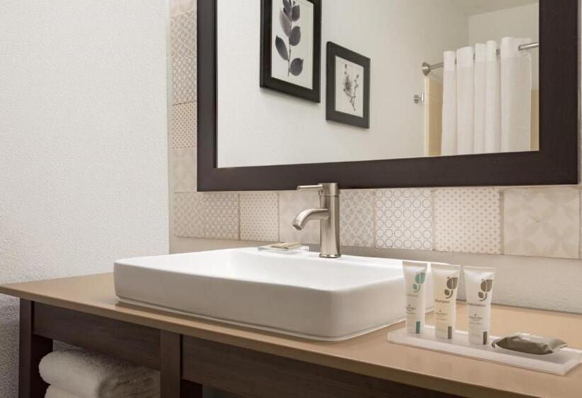 Люкс с гидромассажем, Country Inn & Suites By Radisson, Pella, Ia