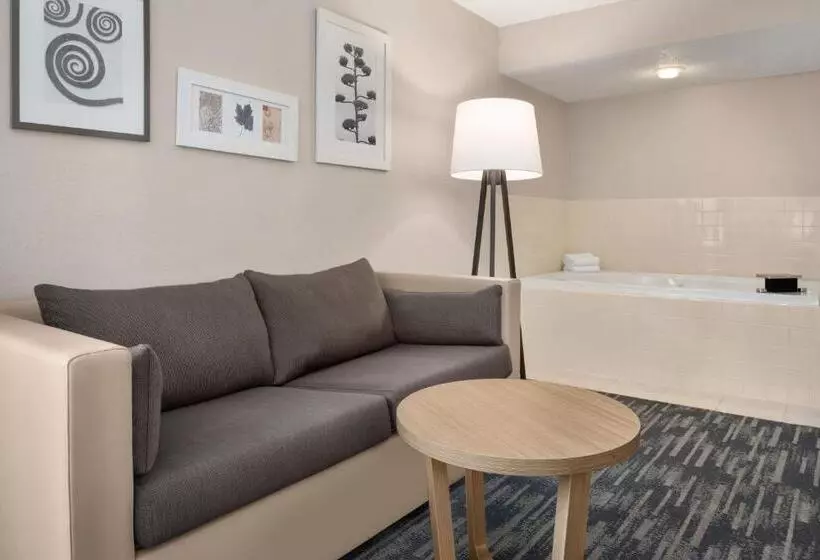 ハイドロマッサージバス付きスイート, Country Inn & Suites By Radisson, Pella, Ia