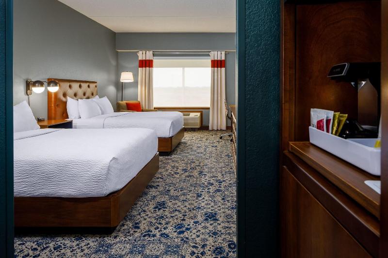 스위트 퀸침대, Four Points By Sheraton Louisville Airport