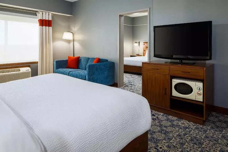 Suite Queen Bed, Four Points By Sheraton Louisville Airport