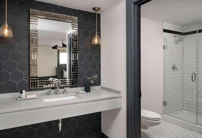 חדר דחוקס עם מיטת קינג, Morgan A Wyndham