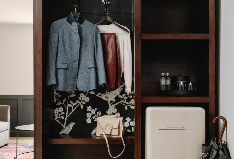 חדר סופריור, Morgan A Wyndham