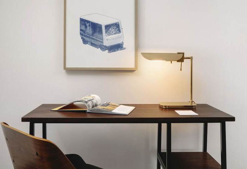 חדר סופריור, Morgan A Wyndham