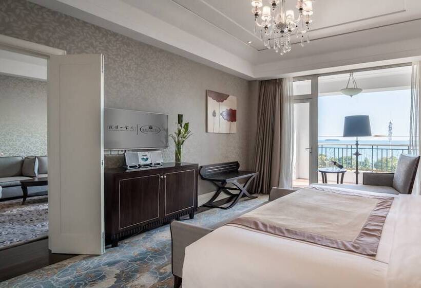 Люкс Deluxe Вид на Море, Qingdao Sea View Garden