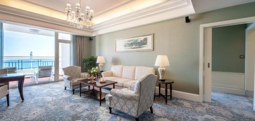 Люкс Deluxe Вид на Море, Qingdao Sea View Garden