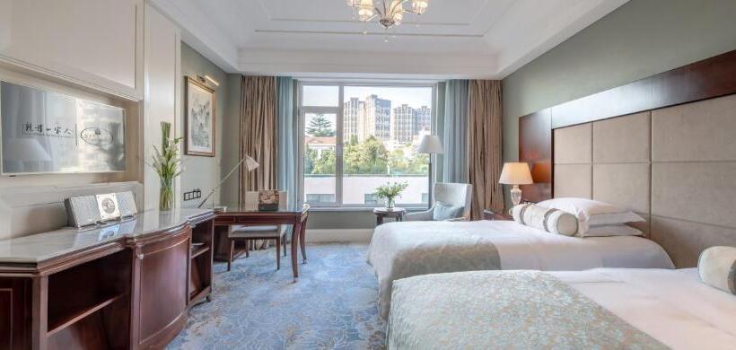 Люкс Deluxe Вид на Море, Qingdao Sea View Garden