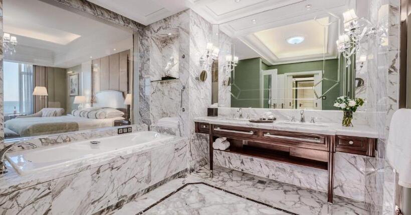 Люкс Deluxe Вид на Море, Qingdao Sea View Garden