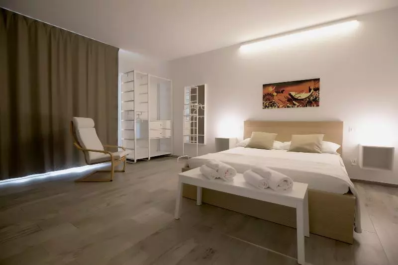 سوئیت با تخت بزرگ, Radisson Blu Hotel Shanghai New World
