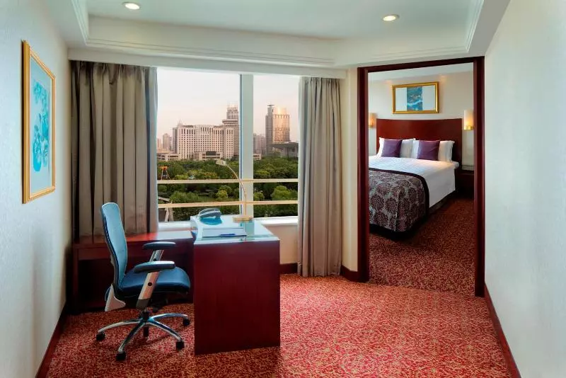 سوییت جونیور, Radisson Blu Hotel Shanghai New World