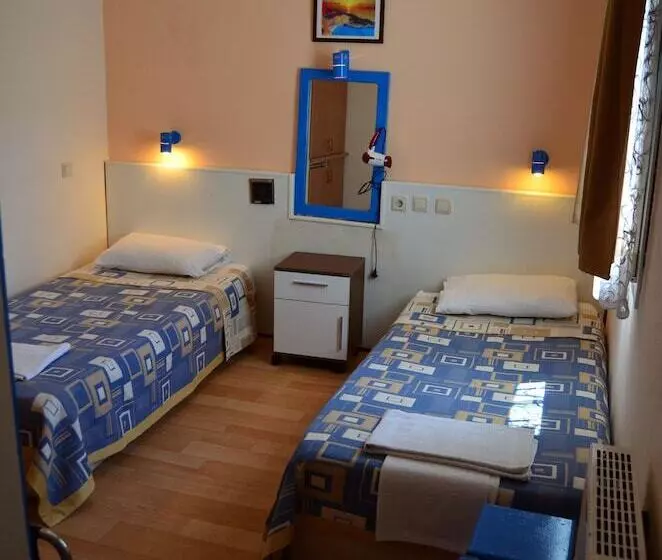 اتاق استاندارد, Kavala Studio