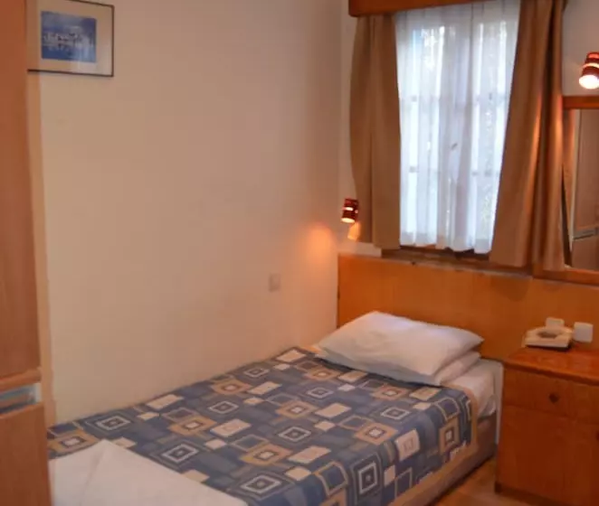 اتاق استاندارد یک نفره, Kavala Studio