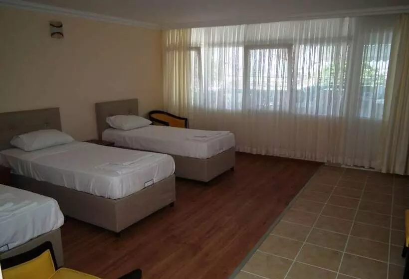 اتاق استاندارد سه نفره, Kavala Studio