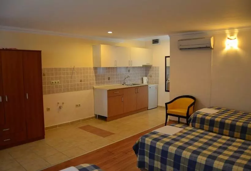 اتاق استاندارد سه نفره, Kavala Studio
