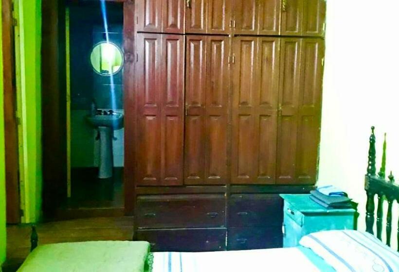 اتاق استاندارد, Instalate Hostel