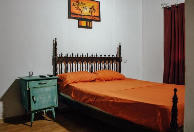 اتاق استاندارد, Instalate Hostel